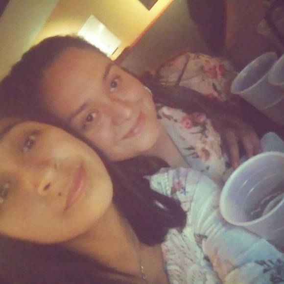 Meet your Posher, Iris - Picture 1 of 1